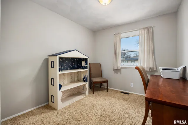 $249,900 | 3306 West Birkshire Drive, Peoria, IL 61614