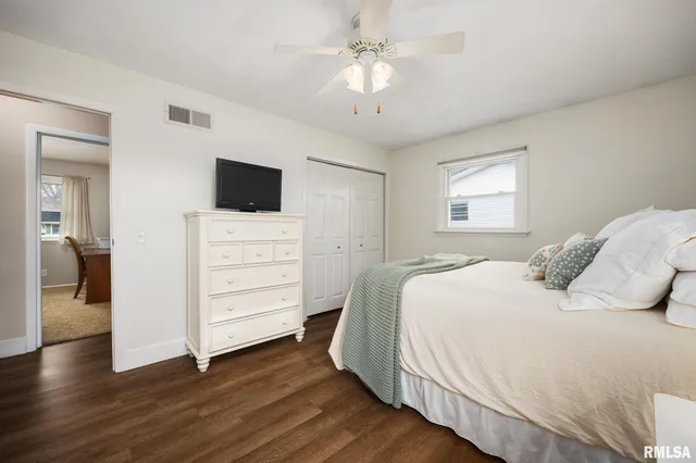 $249,900 | 3306 West Birkshire Drive, Peoria, IL 61614