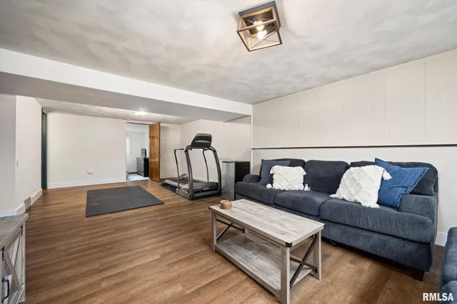 $249,900 | 3306 West Birkshire Drive, Peoria, IL 61614