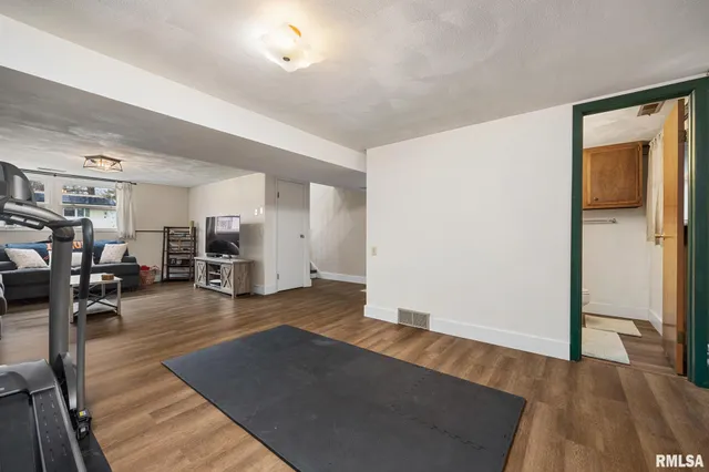 $249,900 | 3306 West Birkshire Drive, Peoria, IL 61614