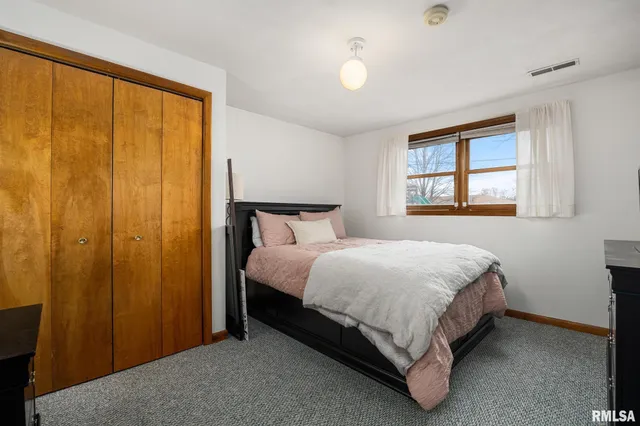 $249,900 | 3306 West Birkshire Drive, Peoria, IL 61614