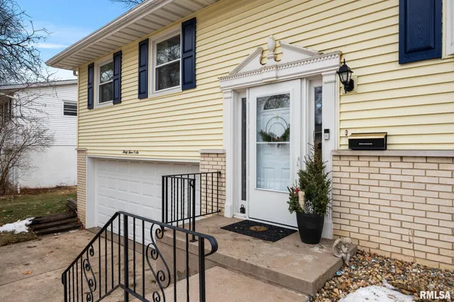 $249,900 | 3306 West Birkshire Drive, Peoria, IL 61614