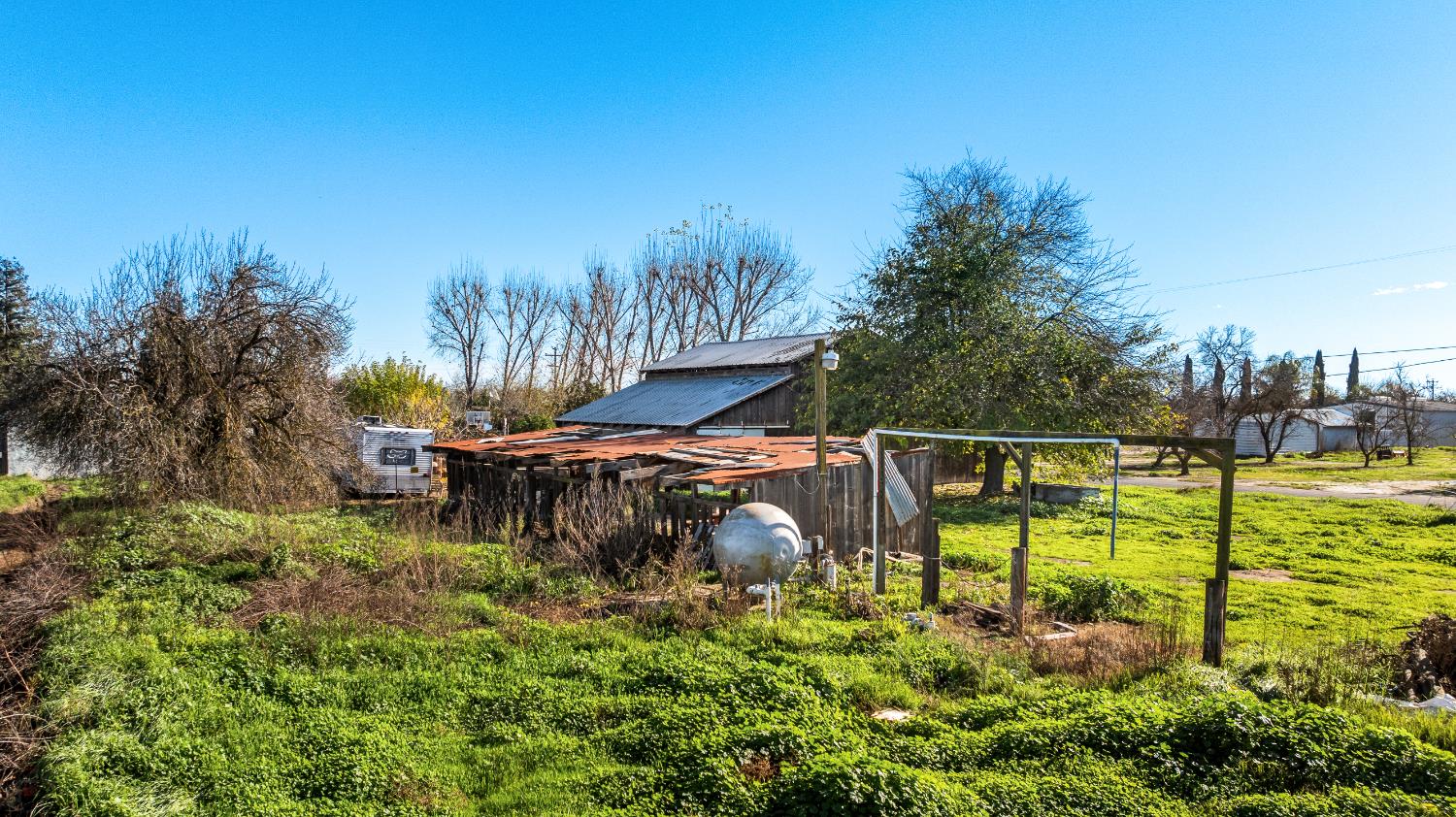 2521 Coelho Road Manteca, CA 95336 - Photo 12 of 29 a garden view with a seating space