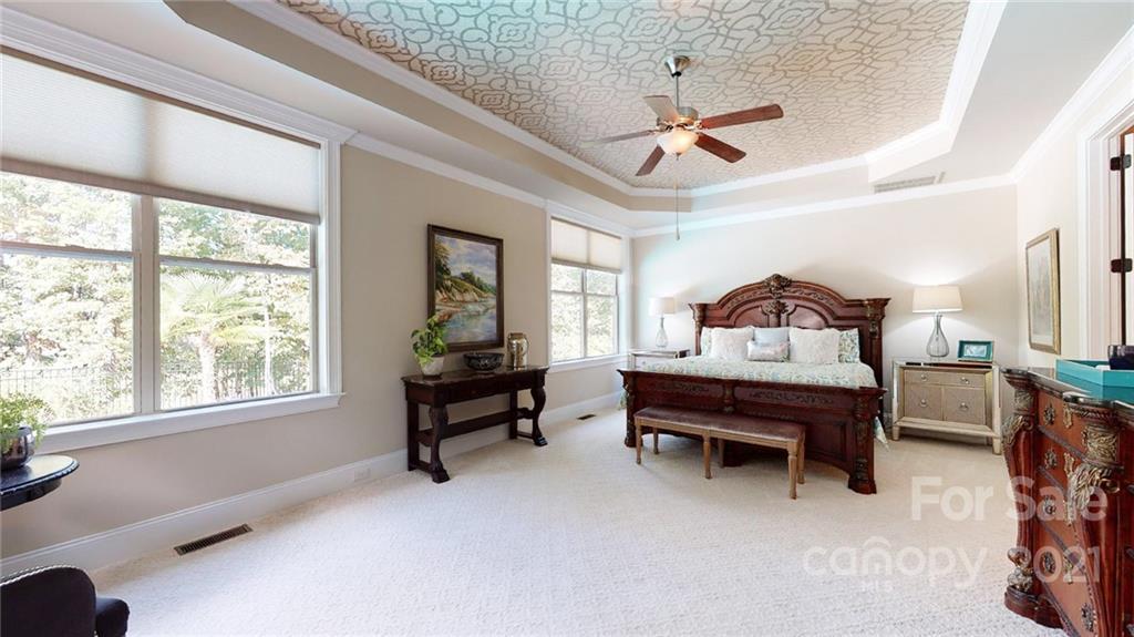 2130 Pondmeade Lane Matthews, NC 28104 - Photo 38 of 47 a living room with furniture and a window