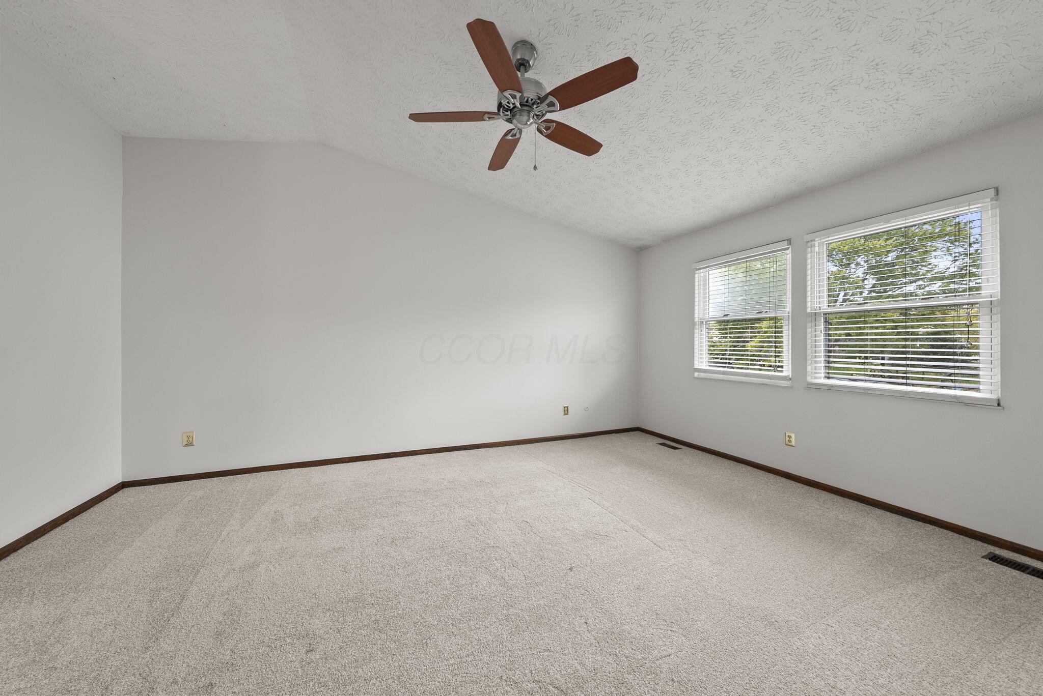 3552 Mountshannon Road Columbus, OH 43221 - Photo 21 of 36 25-web-or-mls-DSC03879