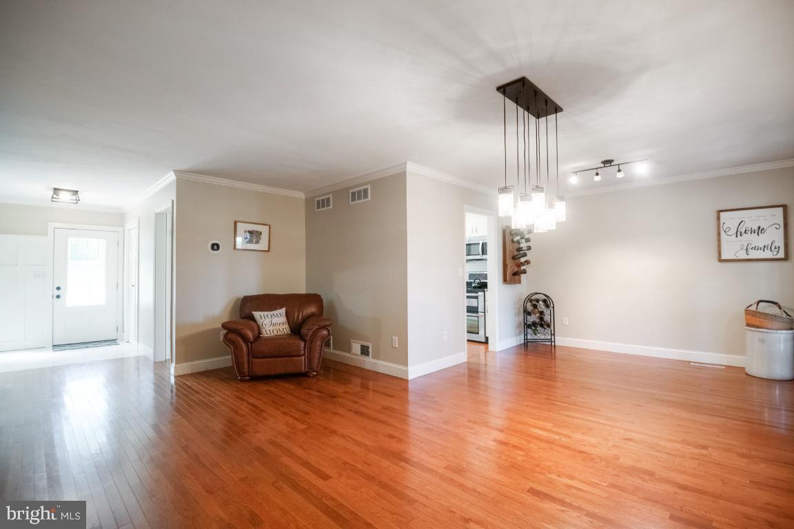 620 Sullivan Road Westminster, MD 21157 - Photo 7 of 66