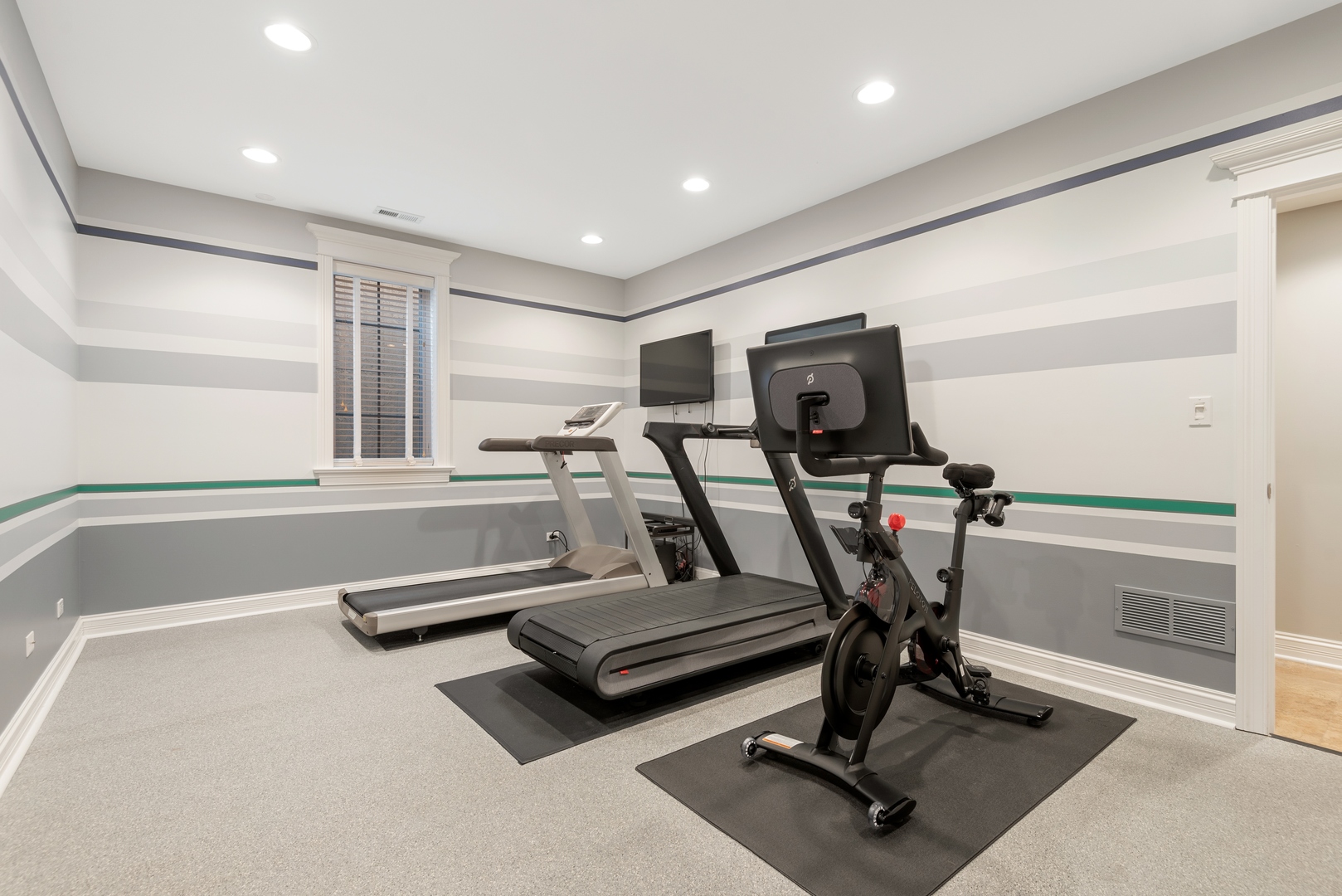 Undisclosed Address Wilmette, IL 60091 - Photo 44 of 57 a view of a room with gym equipment