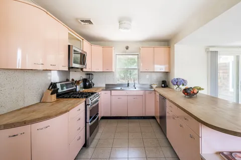 $987,000 | 27 West Side Avenue, East Quogue, NY 11942