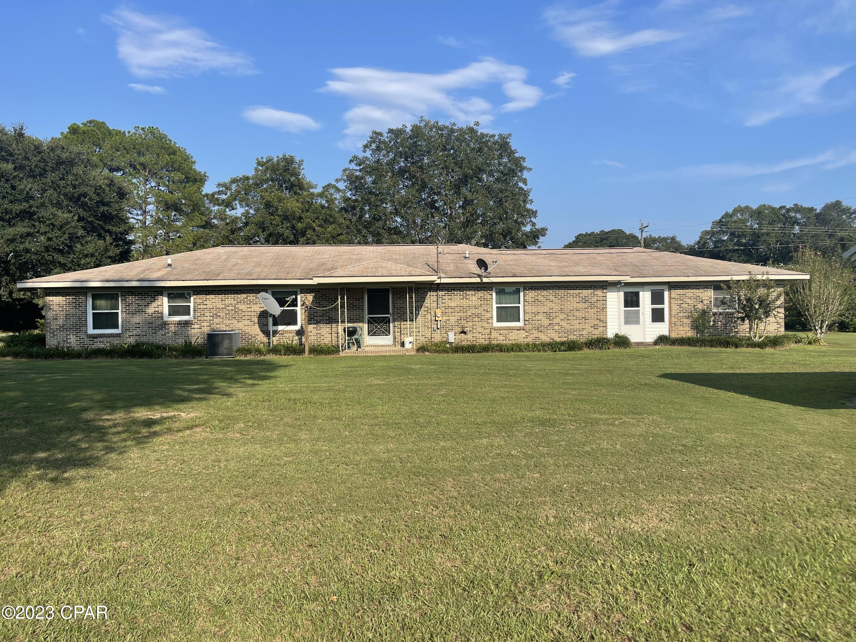 4653 Smokey Road Graceville, FL 32440 - Photo 5 of 29 Gallery Image 5