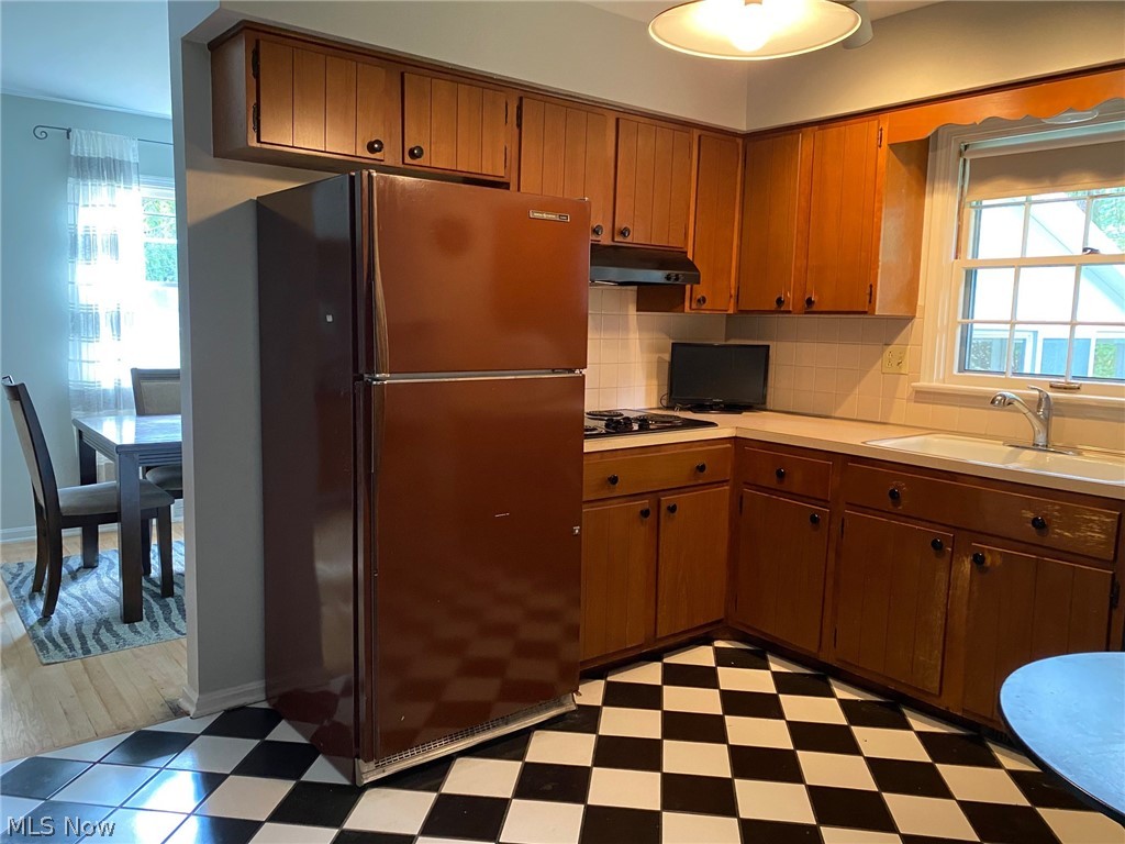 460 Holliston Road Akron, OH 44333 - Photo 5 of 29 Kitchen and Dining Room