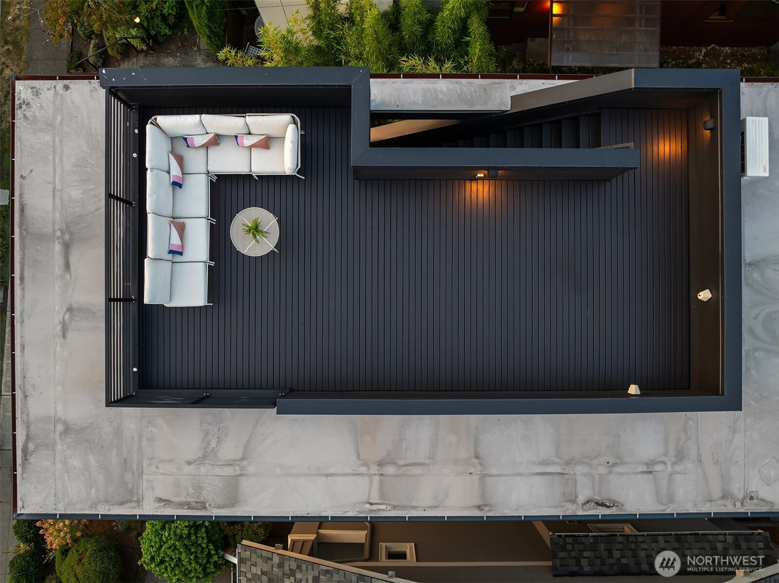 1910 8th Avenue West, Unit B Seattle, WA 98119 - Photo 34 of 40 a view of washer and dryer
