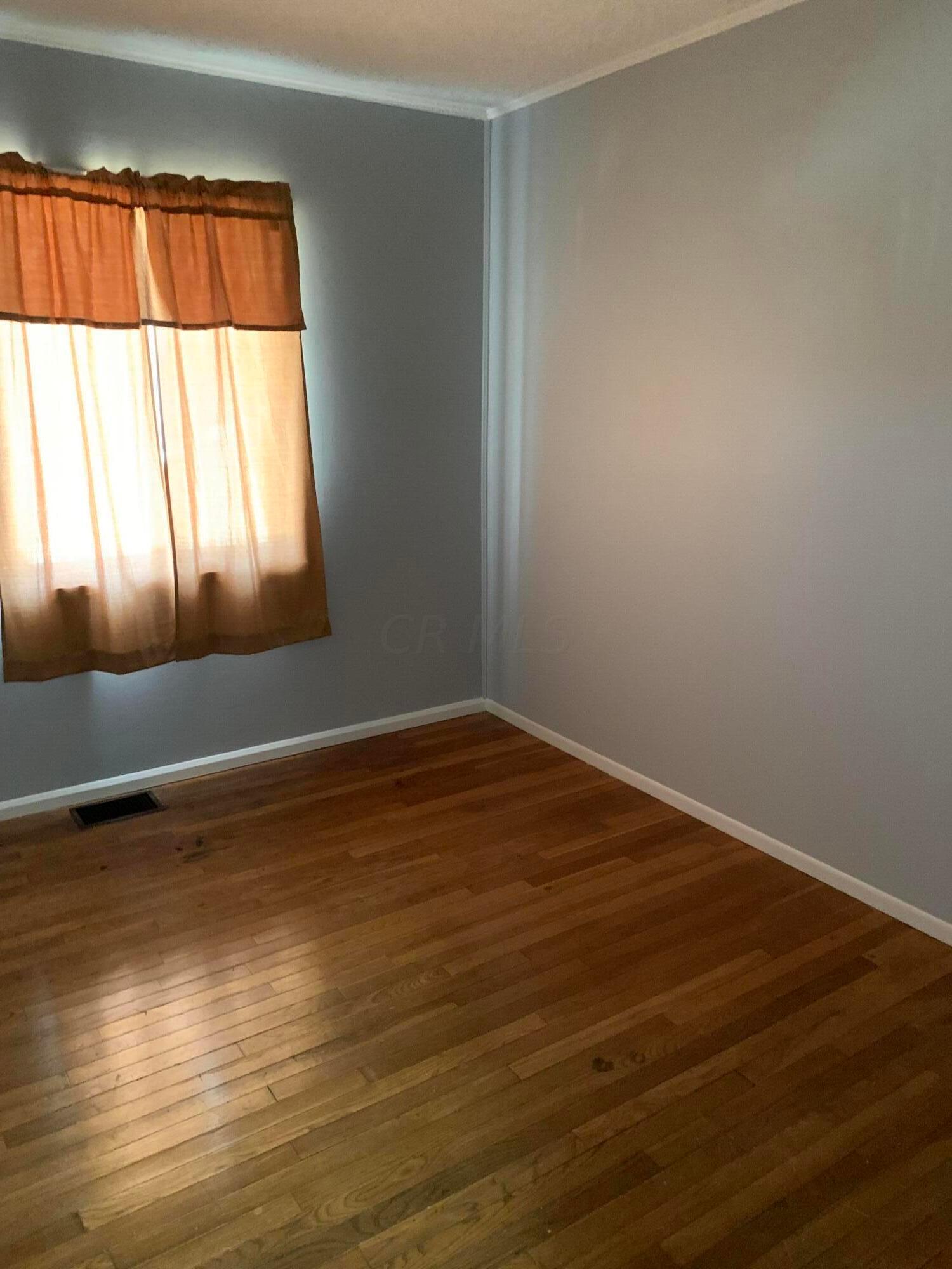 424 Watt Street Circleville, OH 43113 - Photo 24 of 43 Bedroom 1 Up