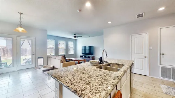$2,350 | 3716 Harbour Mist Trail, Denton, TX 76208