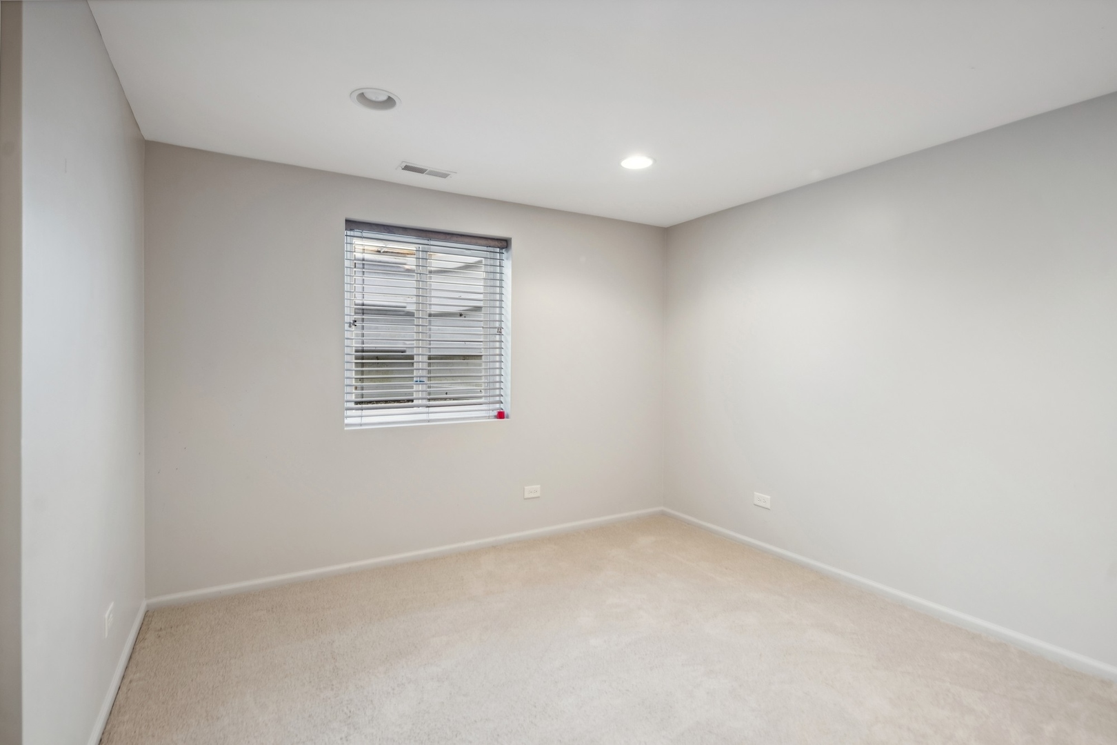 15216 South Clover Court Plainfield, IL 60544 - Photo 25 of 35 an empty room with windows