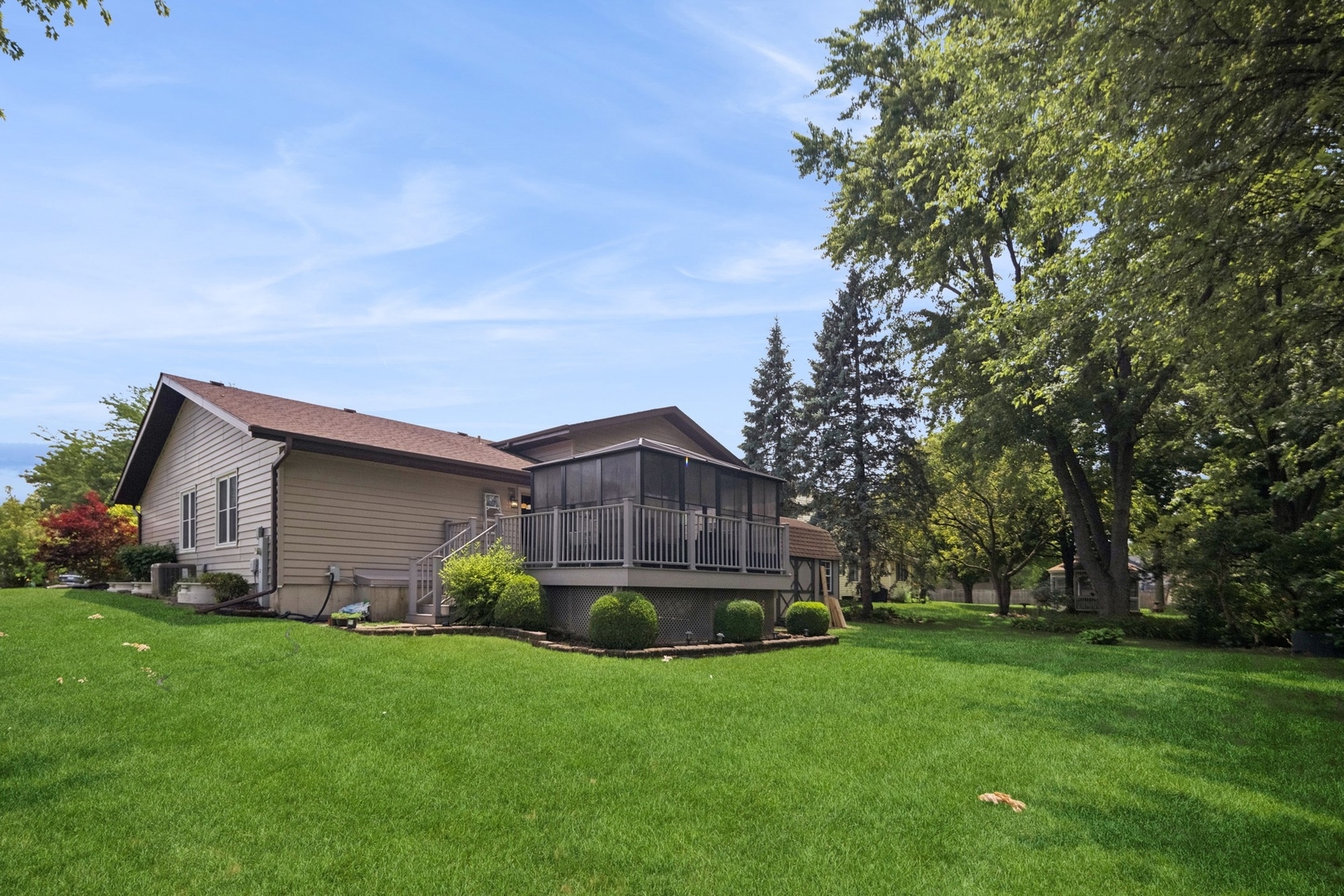 15216 South Clover Court Plainfield, IL 60544 - Photo 28 of 35 a view of a back yard of the house