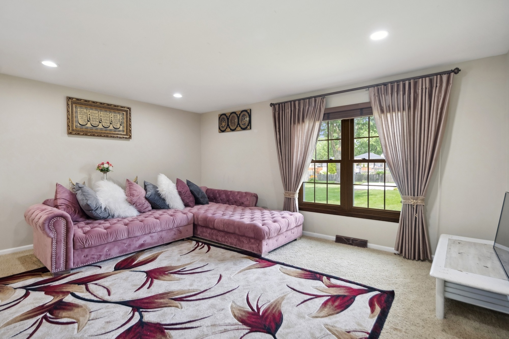 15216 South Clover Court Plainfield, IL 60544 - Photo 7 of 35 a living room with furniture and a window