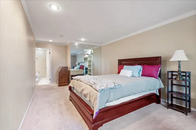 $249,900 | 6400 North Cicero Avenue, Unit 410, Lincolnwood, IL 60712