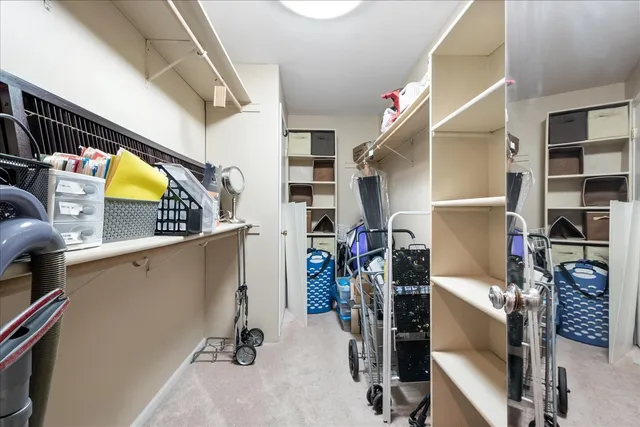 $249,900 | 6400 North Cicero Avenue, Unit 410, Lincolnwood, IL 60712