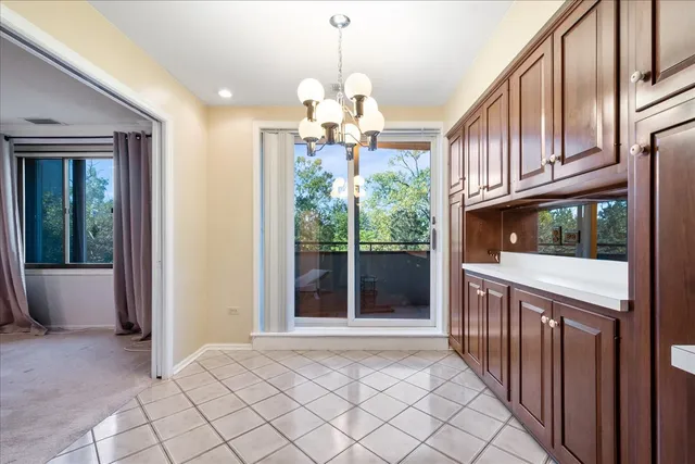 $249,900 | 6400 North Cicero Avenue, Unit 410, Lincolnwood, IL 60712