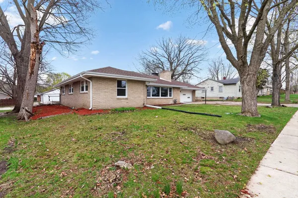 $250,000 | 3229 Blackstone Avenue, Rockford, IL 61101