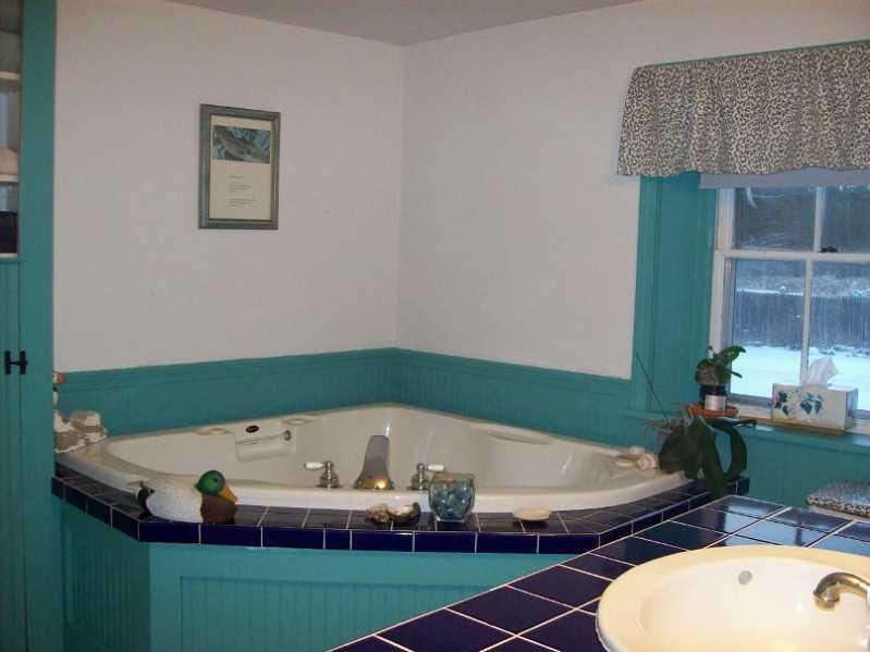 98 Hearn Road Saco, ME 04072 - Photo 20 of 27 Bathroom.