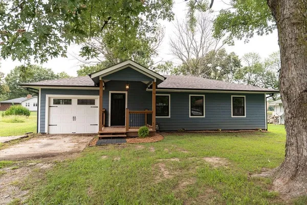 $240,000 | 910 North Edith Avenue, Adrian, MO 64720