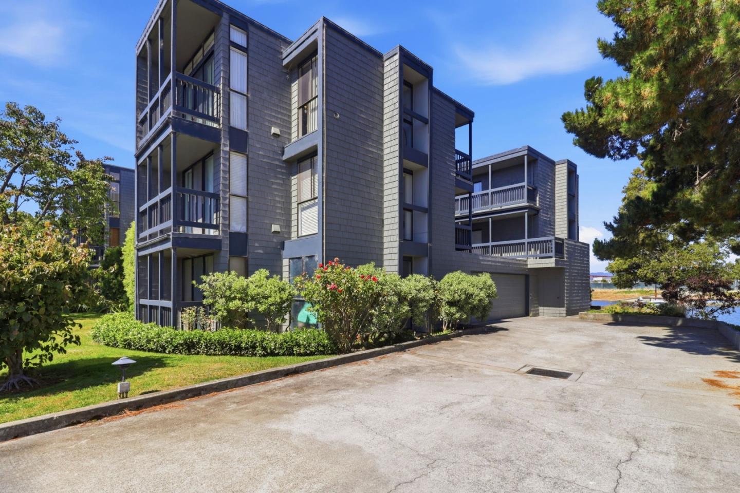 425 Anchor Road, Unit 209 San Mateo, CA 94404 - Photo 41 of 48