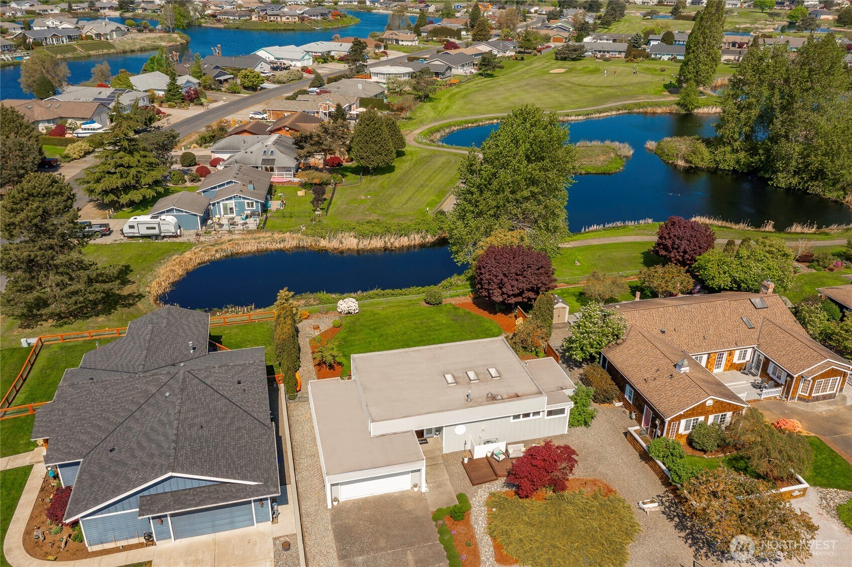 8105 Cowichan Road Blaine, WA 98230 - Photo 4 of 34