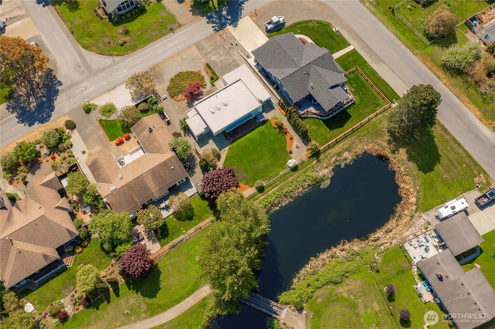 8105 Cowichan Road Blaine, WA 98230 - Photo 7 of 34