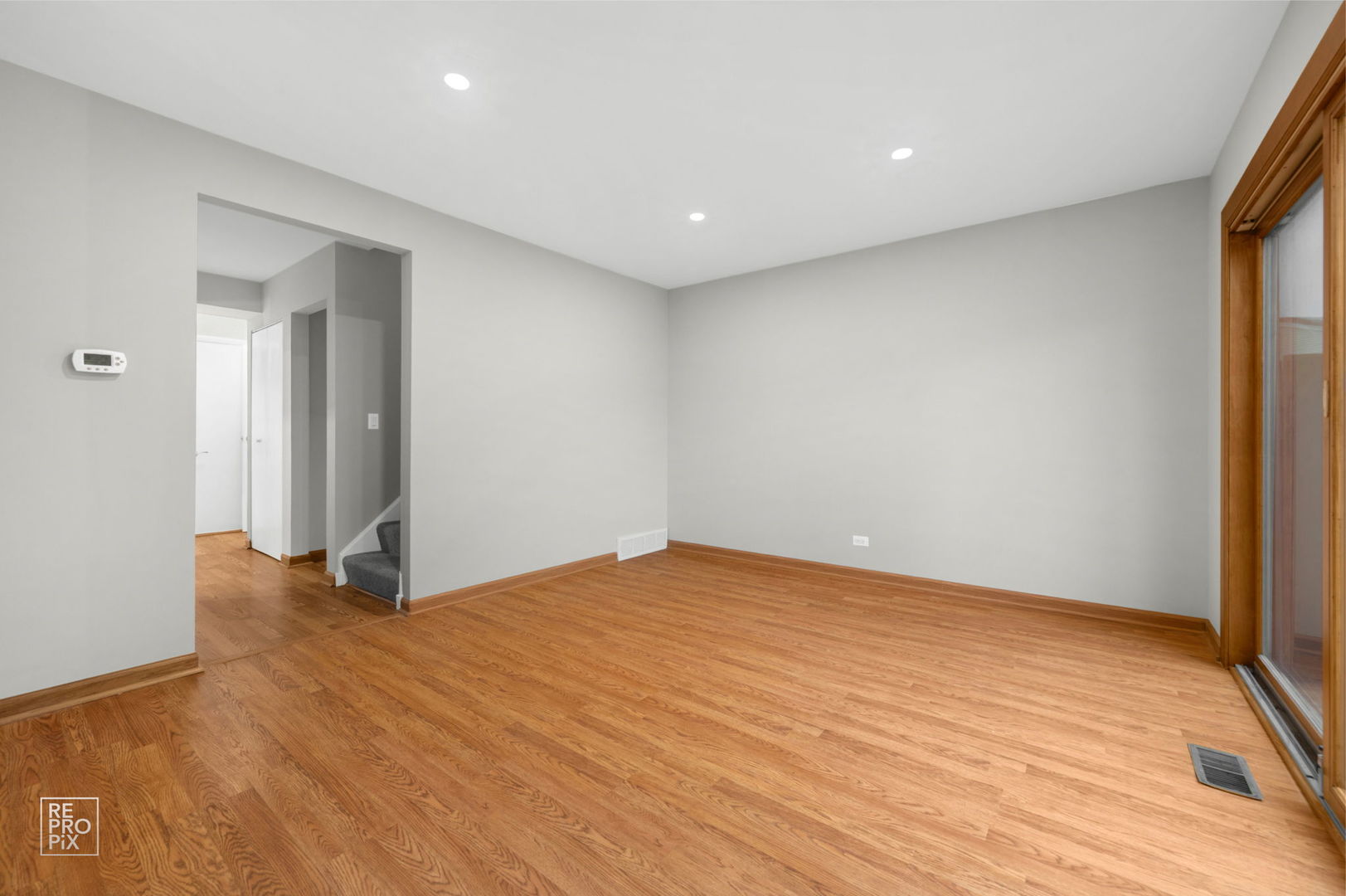 524 Jordan Way Bolingbrook, IL 60440 - Photo 9 of 16 a view of an empty room