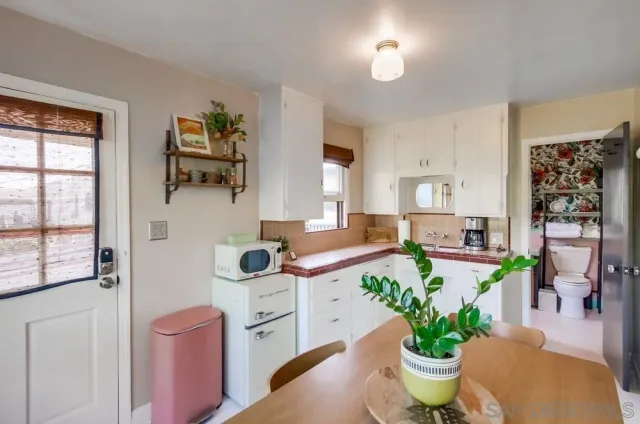 $2,000 | 5438 B Gilbert Drive, Unit B, San Diego, CA 92115