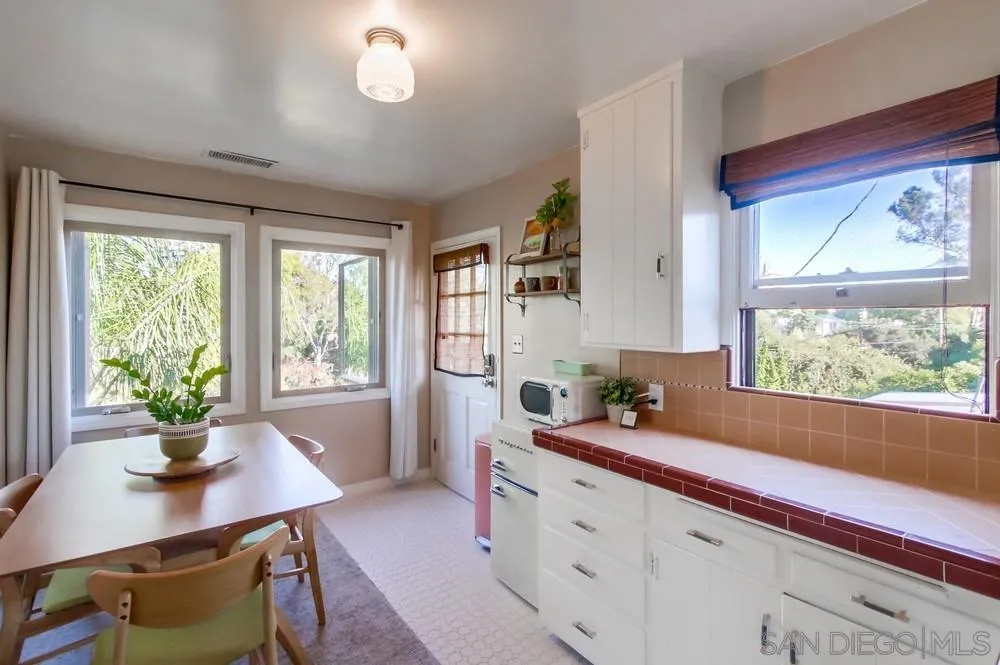 5438 B Gilbert Drive, Unit B San Diego, CA 92115 - Photo 9 of 23