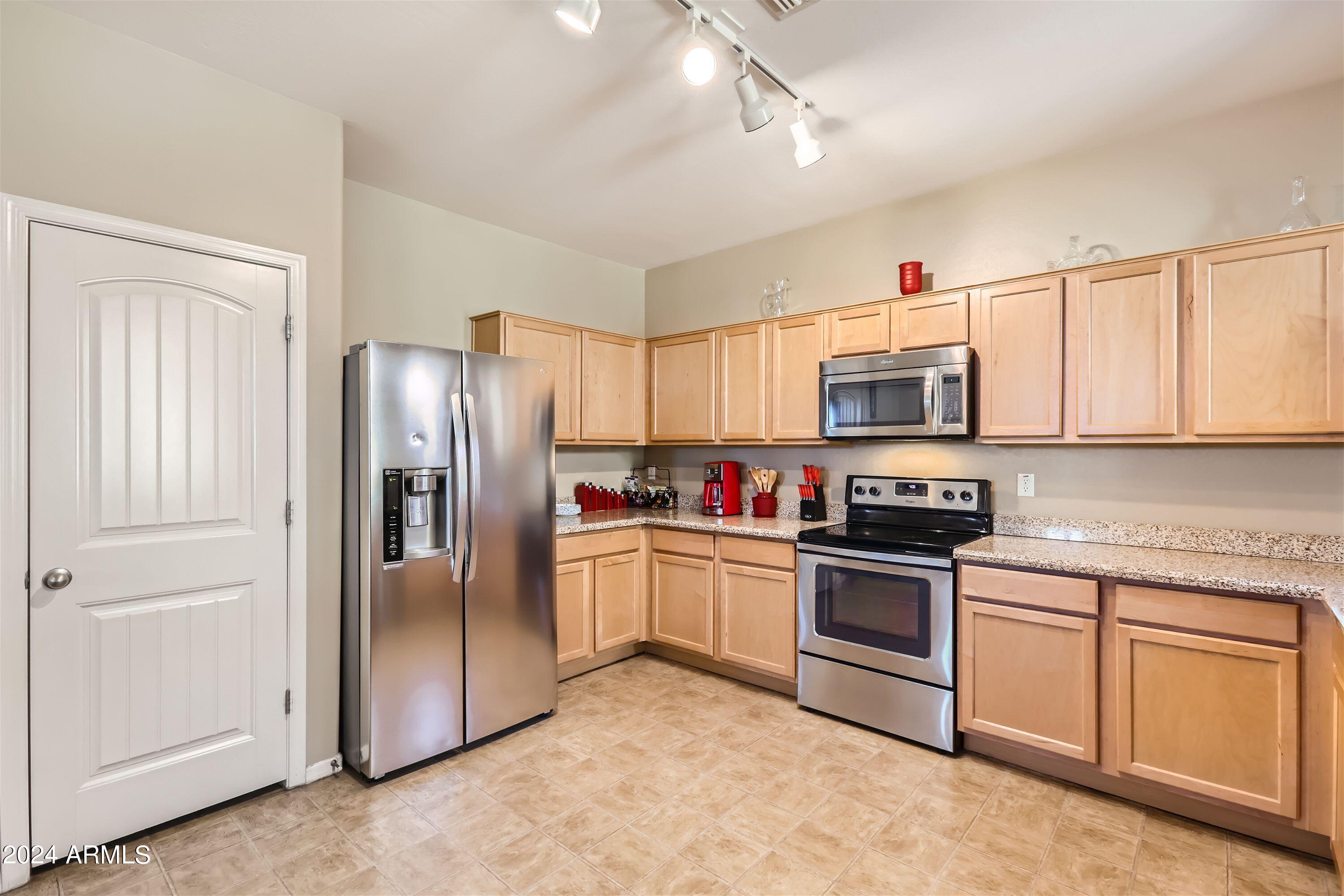 4729 West Fremont Rd. Laveen, AZ 85339 - Photo 11 of 27 4729 W Fremont Rd. - MLS Sized - 010 - 1