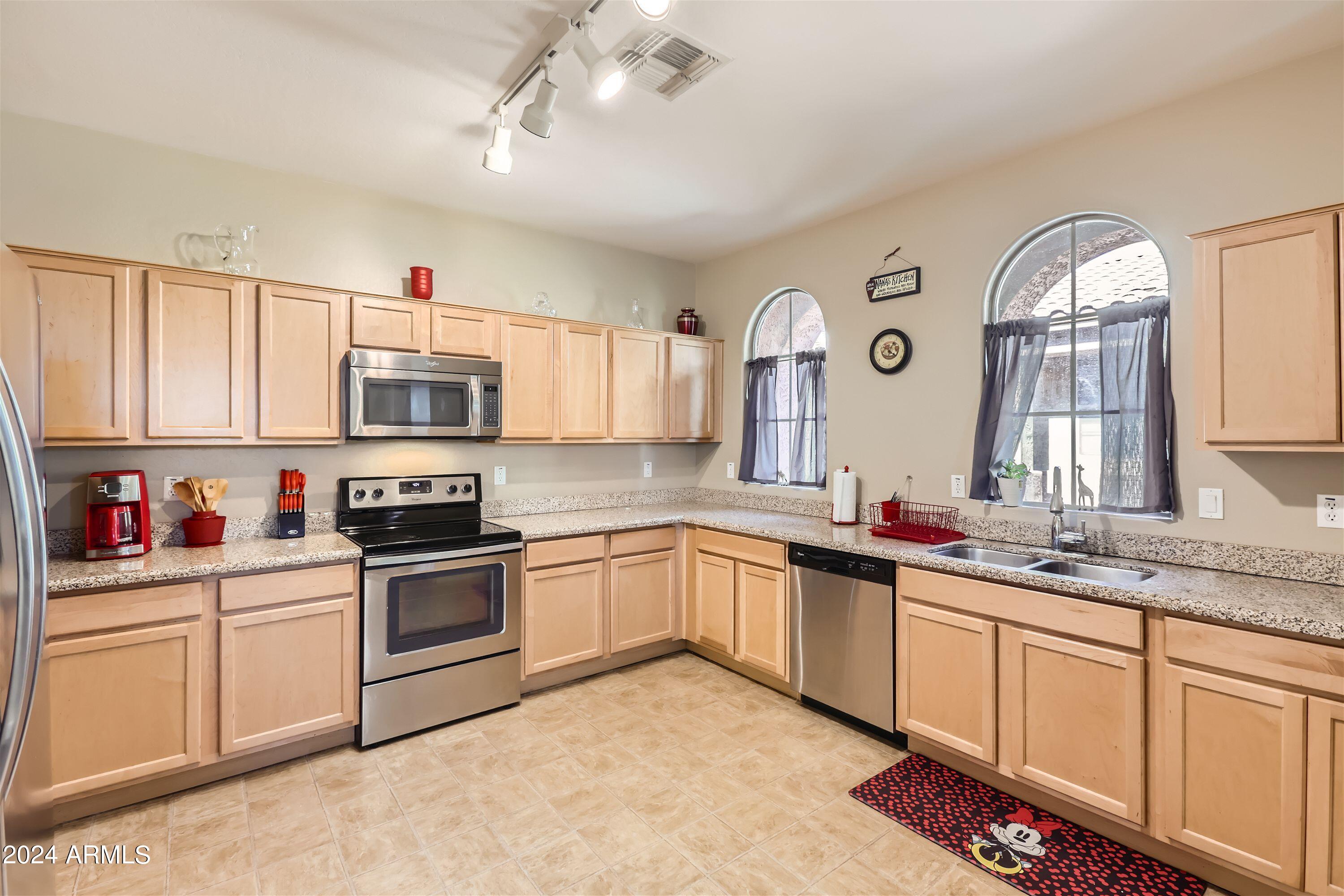 4729 West Fremont Rd. Laveen, AZ 85339 - Photo 8 of 27 4729 W Fremont Rd. - MLS Sized - 007 - 1