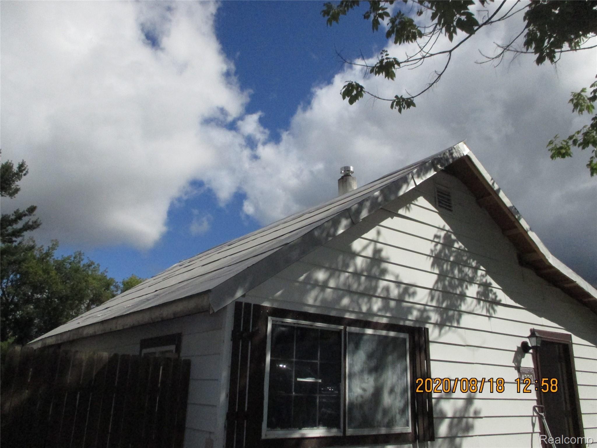 4220 Levalley Road Columbiaville, MI 48421 - Photo 9 of 19 L 13.JPG