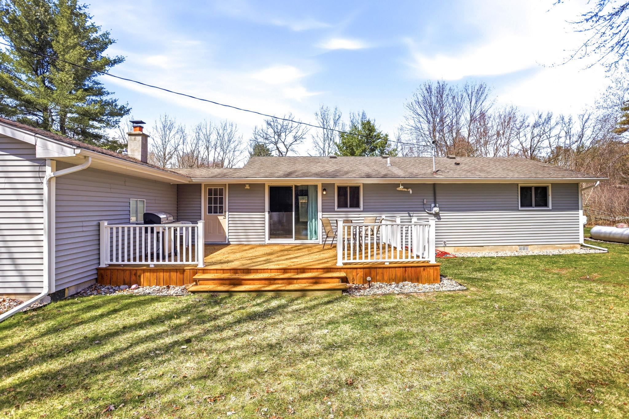 249 West Miller Road Midland, MI 48640 - Photo 25 of 29 50205104-60a9a598-2955-4f57-9f55-6f644cd6feb9.JPG