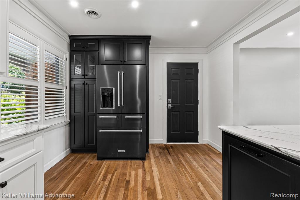 5722 Raven Road Bloomfield Hills, MI 48301 - Photo 13 of 34