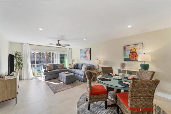 $2,800 | 500 South Washington Drive, Unit 18B, Sarasota, FL 34236