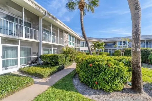 $2,800 | 500 South Washington Drive, Unit 18B, Sarasota, FL 34236