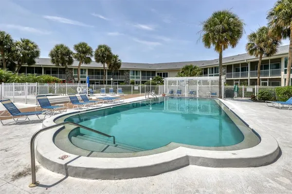 $2,800 | 500 South Washington Drive, Unit 18B, Sarasota, FL 34236