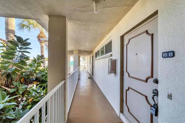 $2,800 | 500 South Washington Drive, Unit 18B, Sarasota, FL 34236