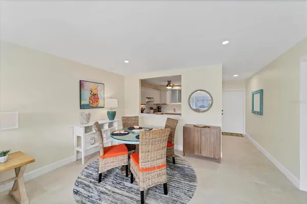 $2,800 | 500 South Washington Drive, Unit 18B, Sarasota, FL 34236