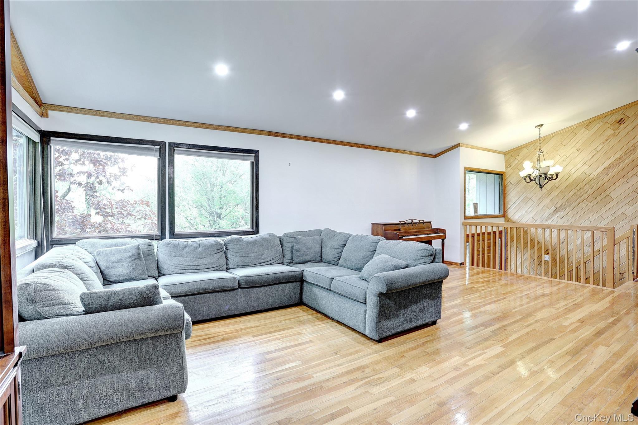 23 Sherwood Ridge Road Pomona, NY 10970 - Photo 5 of 28