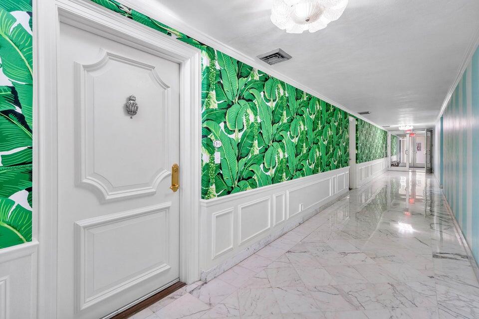 100 Royal Palm Way, Unit D1 Palm Beach, FL 33480 - Photo 6 of 22 a view of a porch