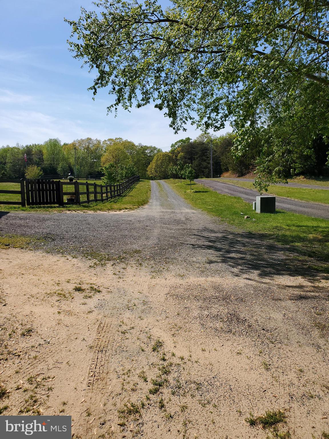 3919-3915 Hunting Creek Road Huntingtown, MD 20639 - Photo 3 of 5 Shared Driveway with Agreement