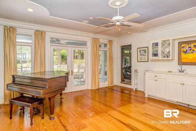 18 Fels Avenue Fairhope, AL 36532 - Photo 9 of 33 Living/Sunroom