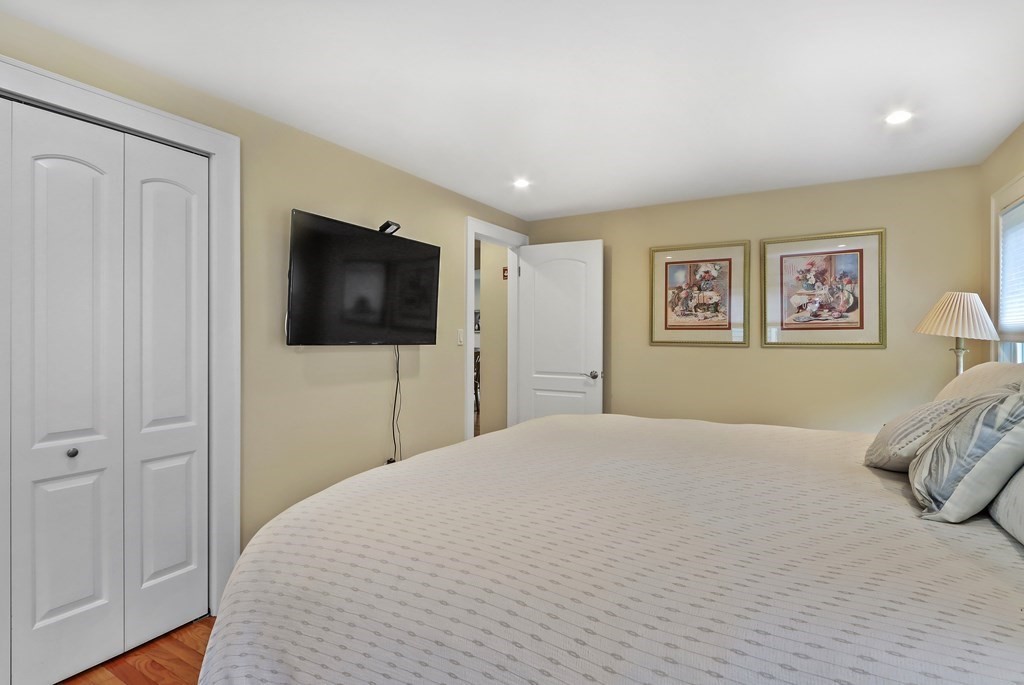 86 Croft Regis Road Westwood, MA 02090 - Photo 14 of 27 Gallery Image 14
