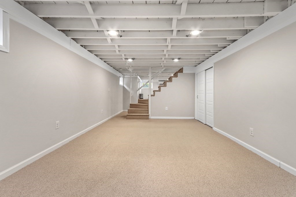 86 Croft Regis Road Westwood, MA 02090 - Photo 18 of 27 Gallery Image 18