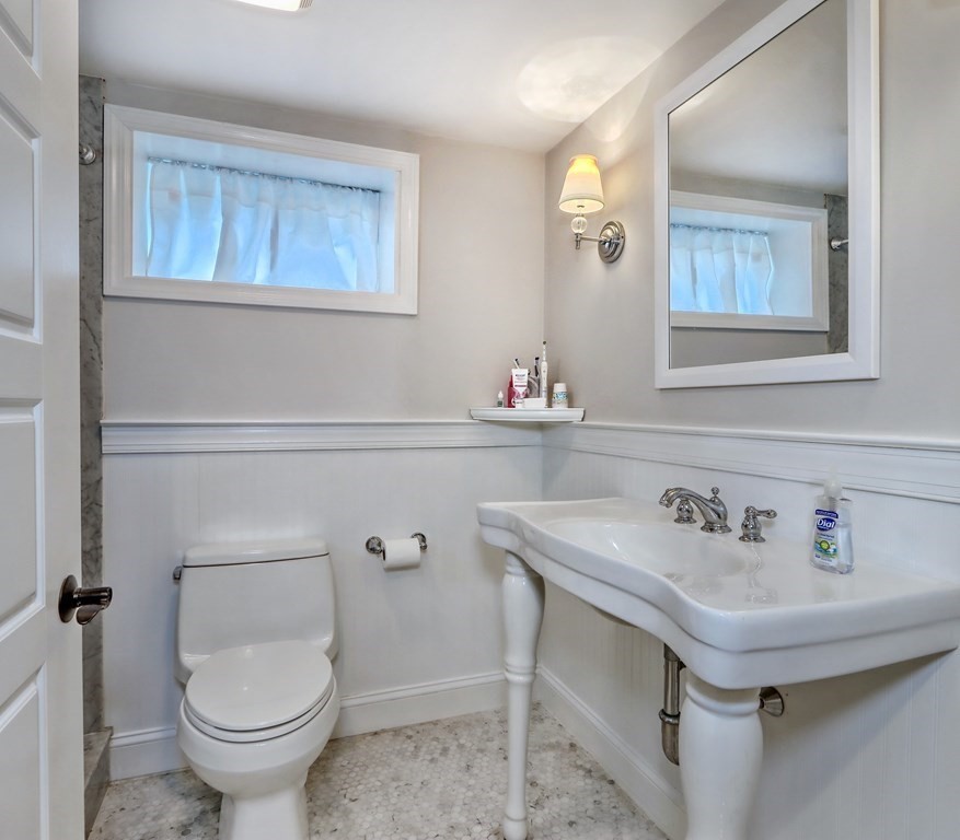 86 Croft Regis Road Westwood, MA 02090 - Photo 20 of 27 Gallery Image 20