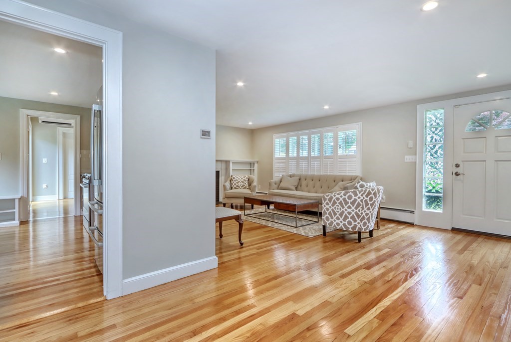 86 Croft Regis Road Westwood, MA 02090 - Photo 6 of 27 Gallery Image 6